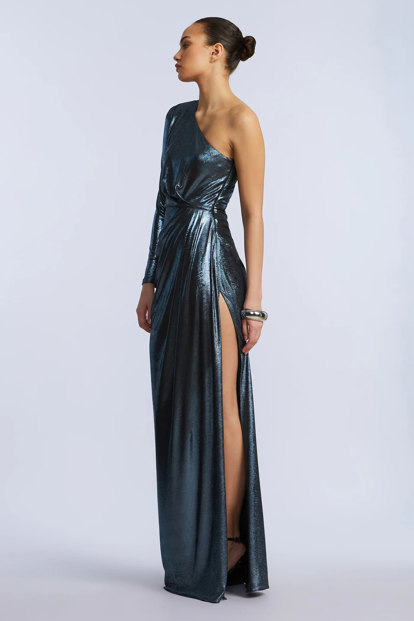Strong Shoulder Gown - Builderot