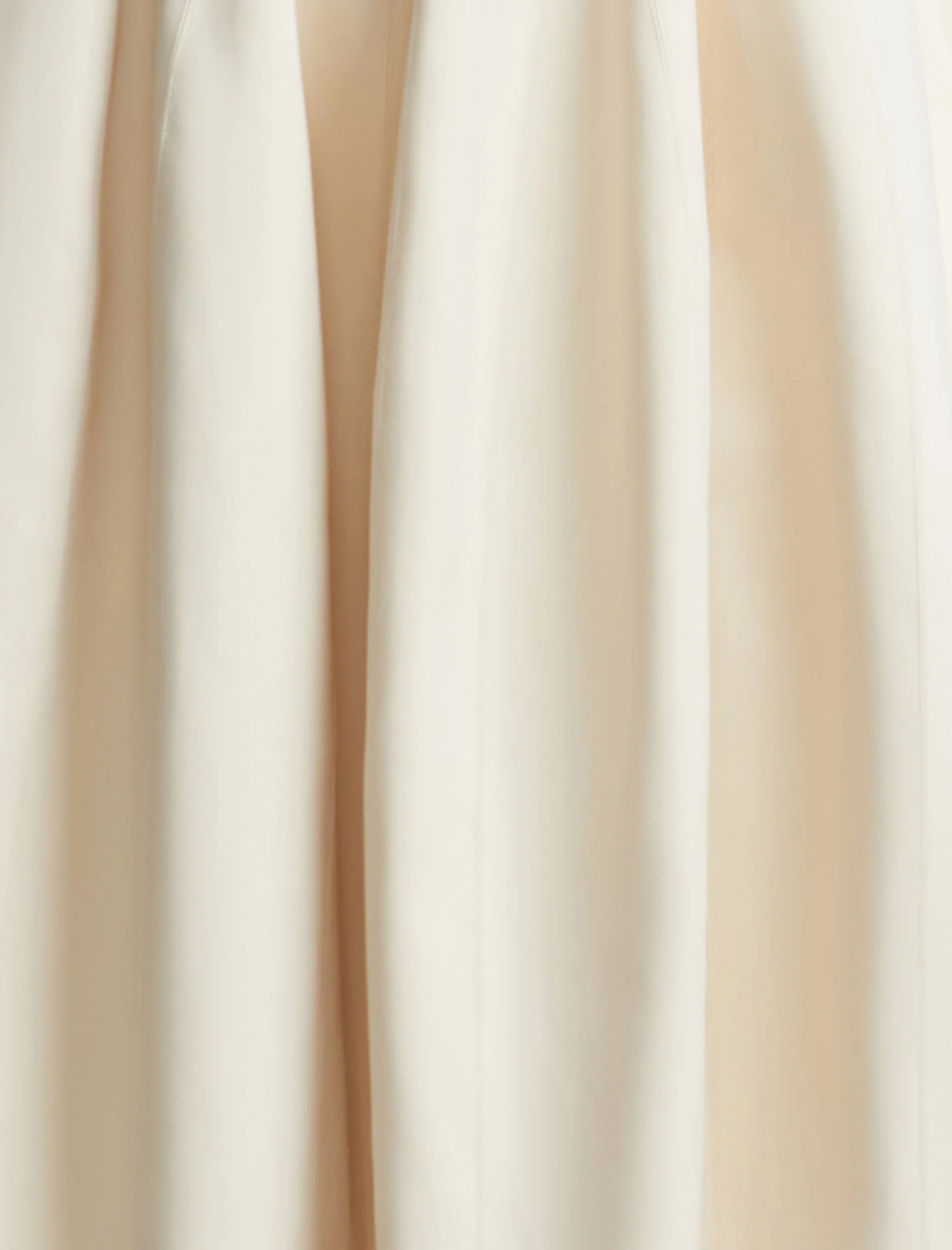 Solid Structured Gown - Builderot